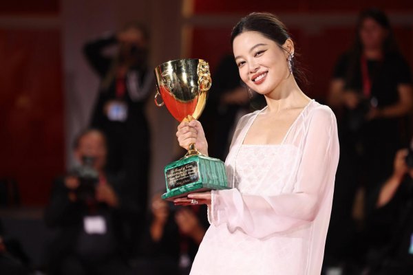 中国演员辛芷蕾获第82届威尼斯电影节最好女演员奖